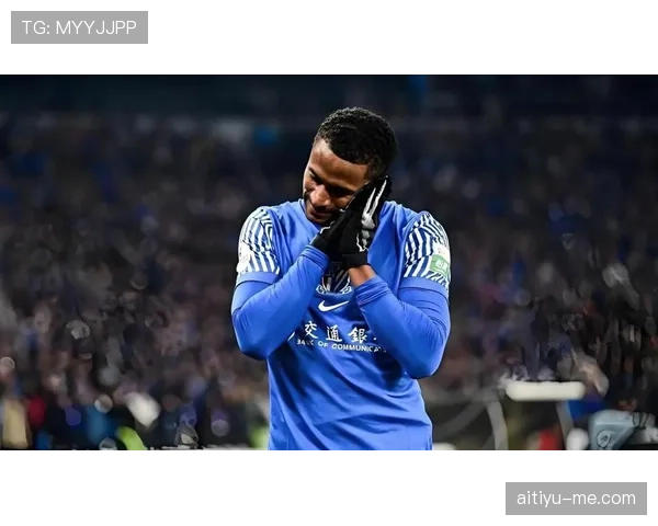 拉莫斯回撤出球主导防线组织，关键战对抗强度持续压制对手